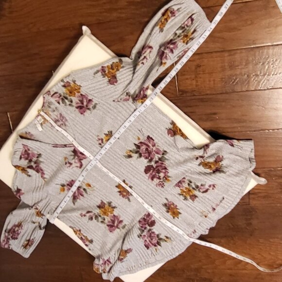 Est 1984 Sweater Top Womens Sz 18W 20W Gray Floral V Neck 3/4 Puff Sleeve - Picture 7 of 7